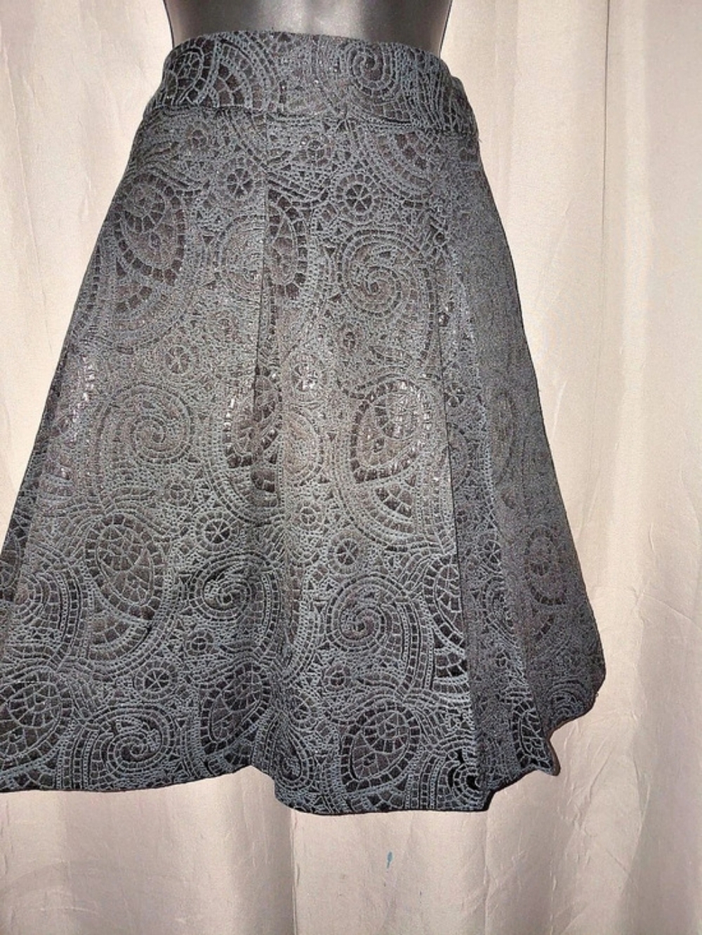 Banana Republic Paisley A-Line Skirt in Black Size Small Like New
